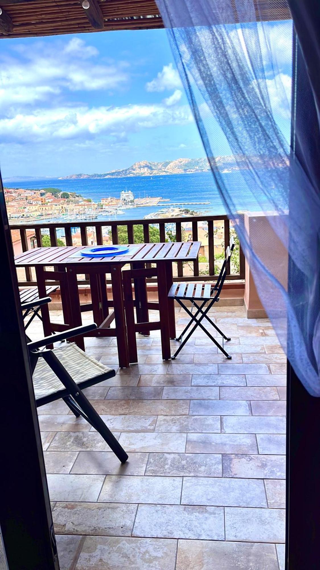 Holiday House Palau Luaran gambar